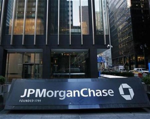 5. JPMorgan của hãng dịch vụ tài chính JPMorgan Chase Tổng tài sản trên 2.118 tỷ USD năm 2010. Giá trị vốn hóa thị trường trên 182,21 tỷ USD vào năm 2011. Số lượng nhân viên năm 2011 là 239.831. JPMorgan được thành lập năm 1823 có trụ sở tại Manhattan, New York, Mỹ.